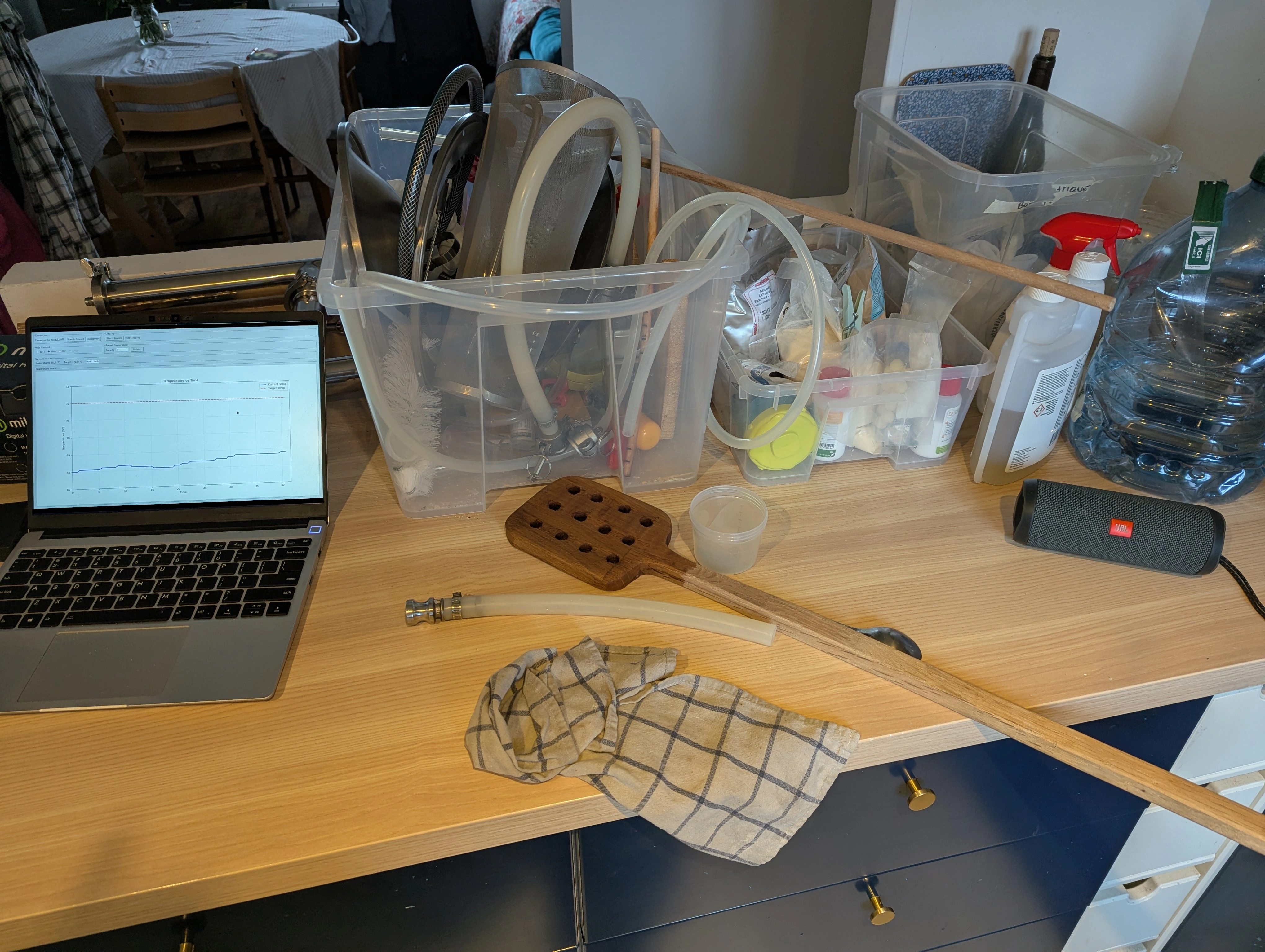 A photograph of the computer controlling the temp and the mess